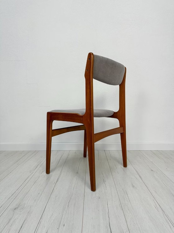 Image 1 of Set van 6 vintage Deense teakhouten eetkamerstoelen van Erik Buch jaren 60