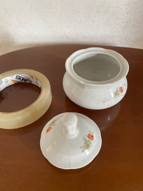 TK Thun Czechoslovakia Mid-Century Floral Porcelain Tea & Coffee Service – 15 Pieces – Crockery (photo 20 of 24)