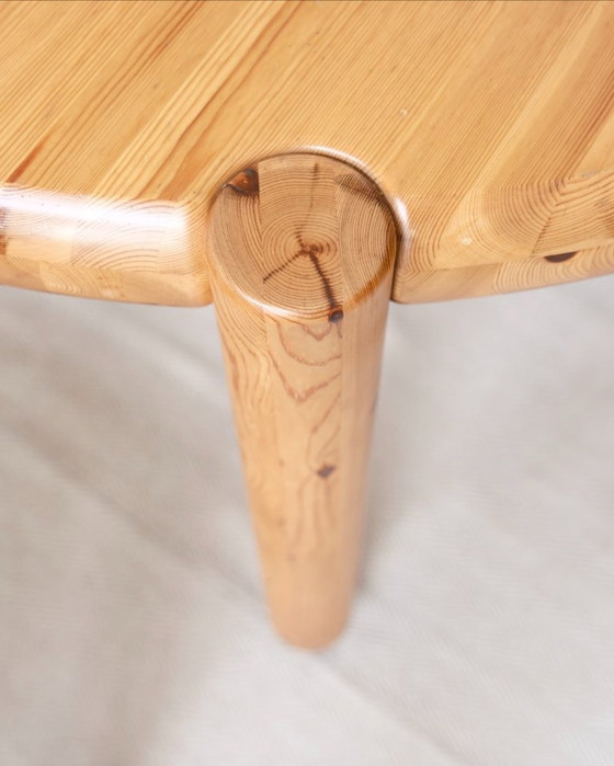 Image 1 of Rainer Daumiller. Uitschuifbare ronde tafel met 6 stoelen.