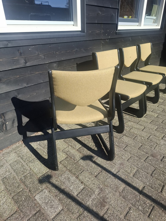 Image 1 of 4 space age eetkamerstoelen