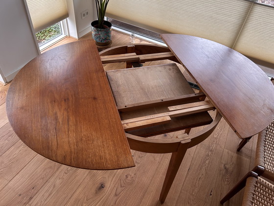 Image 1 of Scandinavische eetstoelen en eettafel van het merk  Niels O Mōller