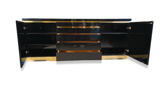 Image 1 of Dressoir van messing en lak, ontworpen door Jean Claude Mahey, jaren 70.