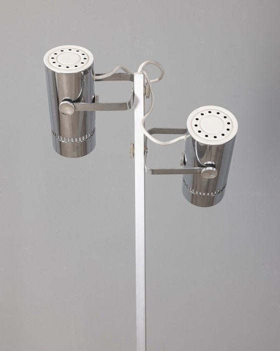 Image 1 of Vintage 70s metalen vloerlamp met twee lampen Italiaans ontwerp