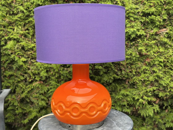 Image 1 of Lámpara de mesa grande de cristal naranja con pantalla morada y doble iluminación