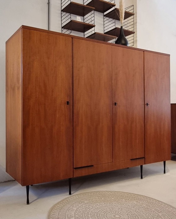 Mid Century Kleiderschrank – Kleiderschränke, Holz (photo 2 of 24)