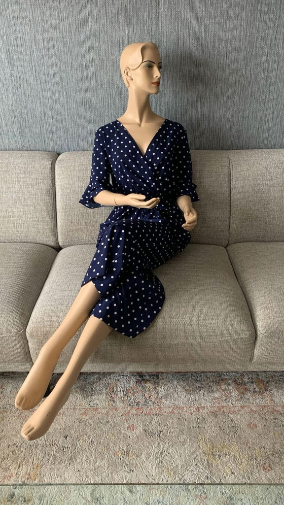 Image 1 of Vrouwelijke Mannequin