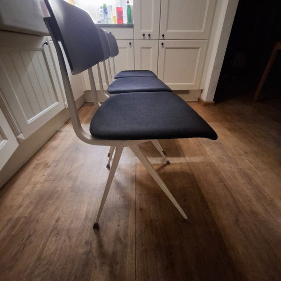 Image 1 of 3 chaises Revolt de HAY / Ahrend, conçues par Friso Kramer