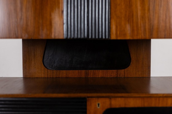 Image 1 of Coppia di armadi italiani impiallacciati in teak. Circa 1960.