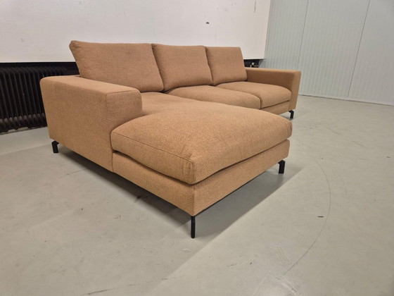 Image 1 of 30% SHOWROOM OUTLET - Hoekbank Shadow - Oker - Stof - Design