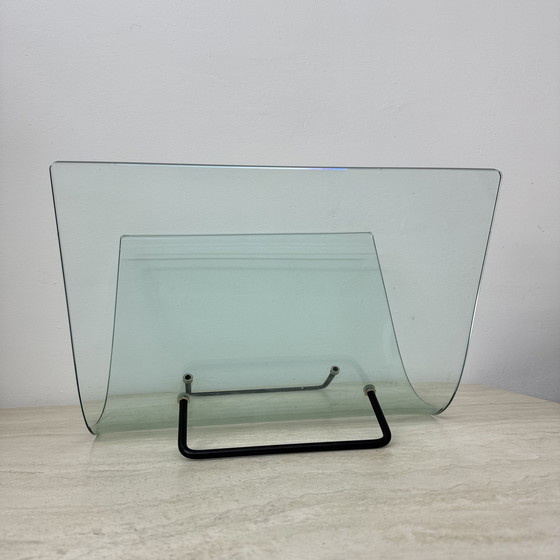 Image 1 of Postmoderner Zeitschriftenständer aus gebogenem Glas von Fiam Italy, 1980er Jahre