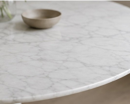 Reproduction Tulip Table - Good as new