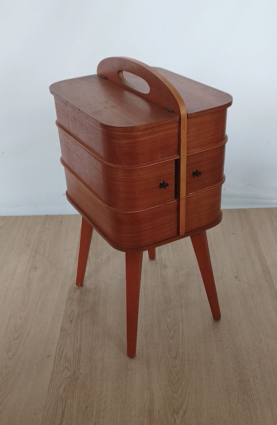 Image 1 of Vijftiger jaren naaidoos opbergkast
