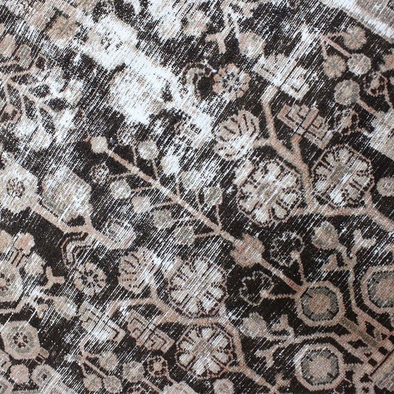 Image 1 of Retroslice vintage rug 130x130