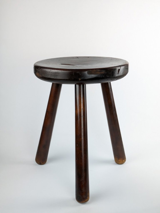 Image 1 of Rustikaler Dreibeinhocker aus gebeizter Kiefer, 1950er Jahre