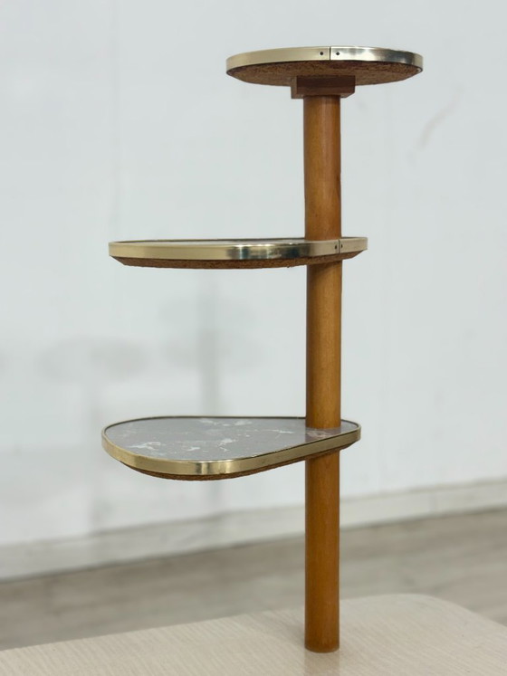 Image 1 of Vintage plantenstandaard uit het midden van de 20e eeuw | Niervormige tafel met meerdere lagen uit de jaren 60