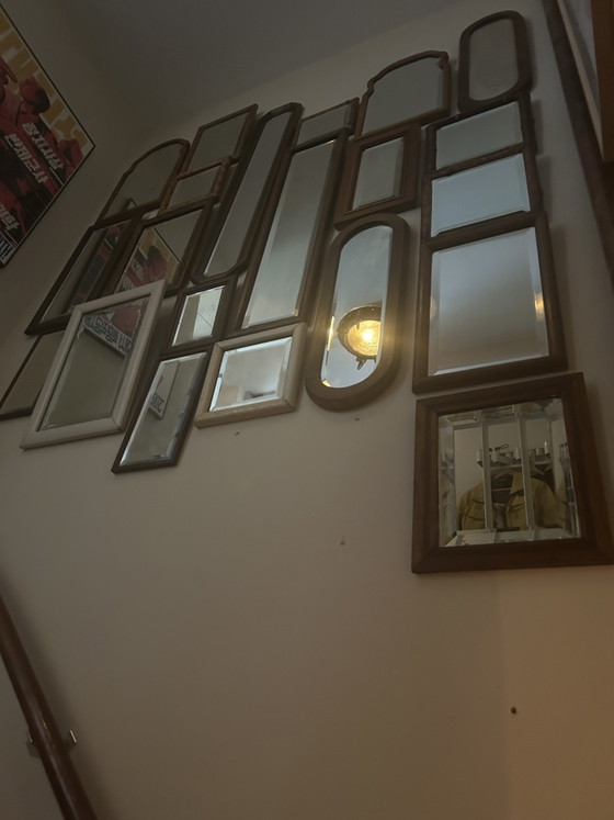 Collection de 21 Miroirs anciens à facettes dans un cadre en bois ou en bambou – Glass, Wood (photo 6 of 6)