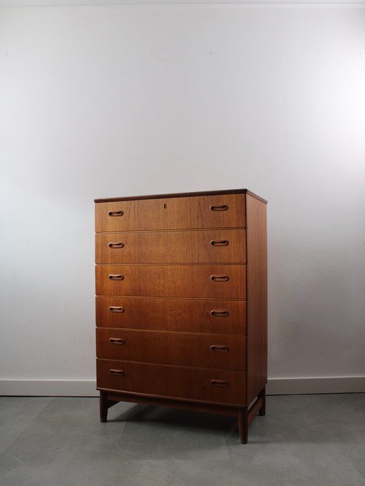 Vintage Danish chest of drawers in teak