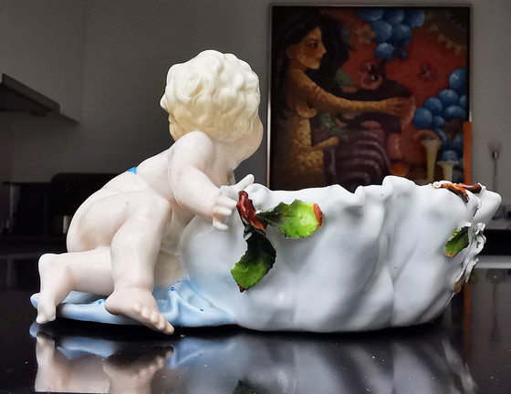 Image 1 of Plaue Thüringen Von Schierholz, superbe hand modeled porcelain Round bowl