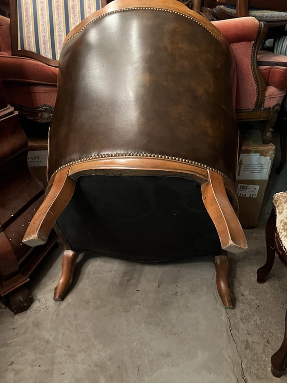 Image 1 of 2 poltrone Chesterfield barocche in pelle