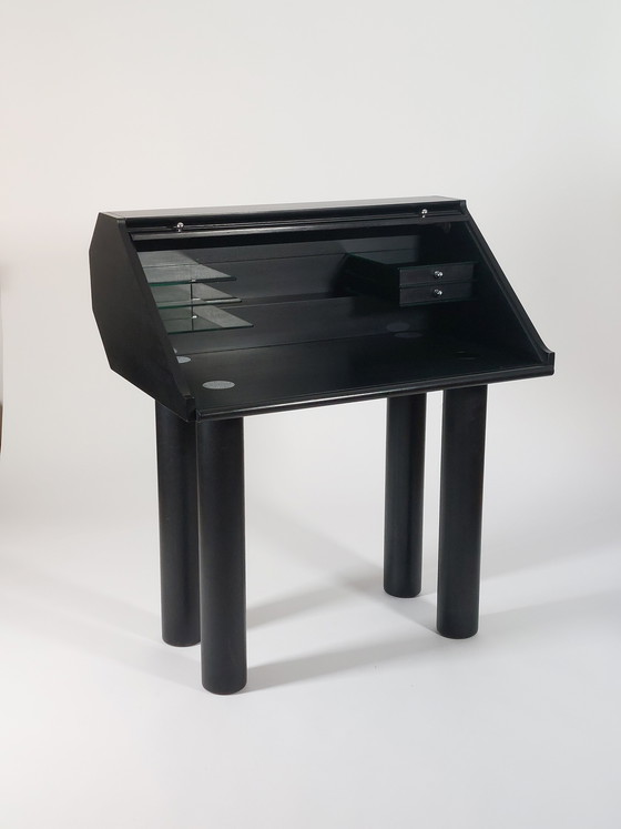 Image 1 of Excepcional escritorio secretario posmoderno de la colección Röthlisberger, diseñado por Hans Eichenberger.