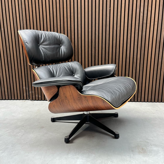 Image 1 of Vitra Eames Lounge Chair Vintage