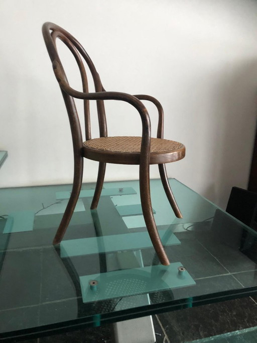 Thonet kinderstoeltje