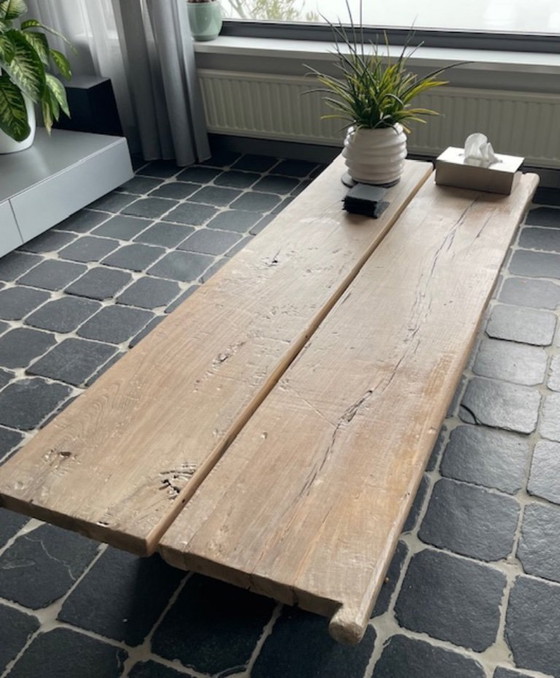 Image 1 of Table basse fabriquée à partir de volets de fenêtres chinois