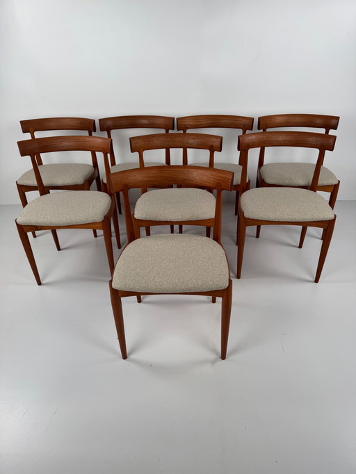 Set of 8 Model No. 7 Dining Chairs by Johannes Andersen for Uldum Møbelfabrik