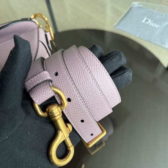 Image 1 of DIOR SADDLE SMALL - VERSTELBARE STIJL VAN KALFSLEER MET NERF, NUDE ROZE EN GOUDEN BESLAG