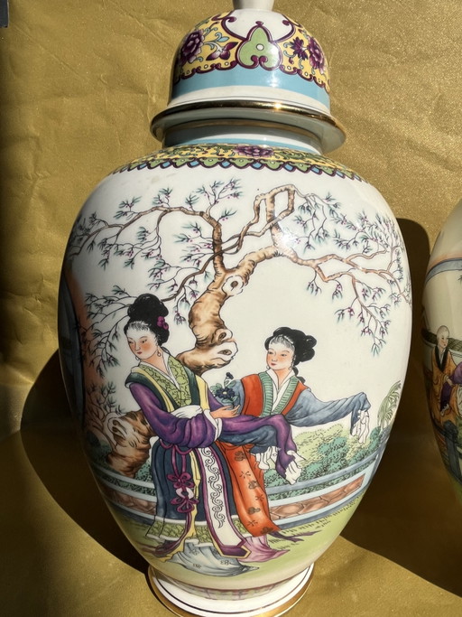 2x vintage vase China porcelain 
