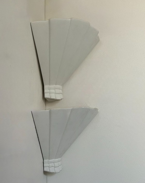 Image 1 of Een paar vintage hoekwandlampen, mat wit gips, Frankrijk, 1970