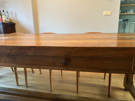 Image 1 of Table de monastère française ancienne en bois de cerisier