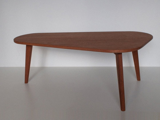 Image 1 of ZWAARD Couchtisch, handgefertigt aus massivem Meranti-Holz