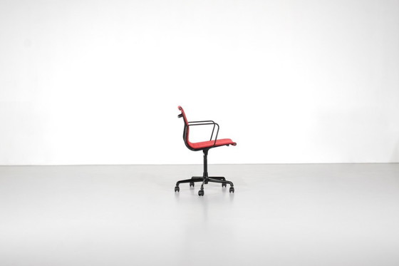 Image 1 of Sessel „EA 117“ von Charles Ray Eames für ICF USA 1969.