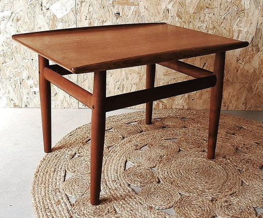 Grete Jalk voor Glostrup Salon tafeltje/ coffee table