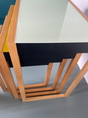 Tavoli impilabili di Josef Albers