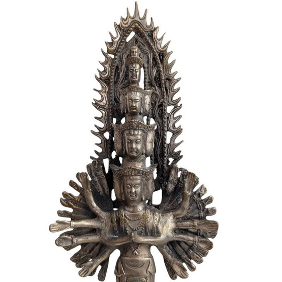 Guanyin china (Avalokiteshvara) con mil brazos y múltiples cabezas – Dinastía Qing LOTE 127 – Esculturas (photo 9 of 14)