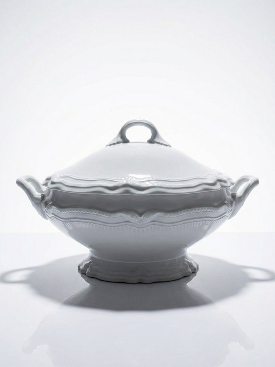 Image 1 of Plato hondo/de verduras de porcelana blanca fina de Limoges, atribuido a Barnardaud, de época.