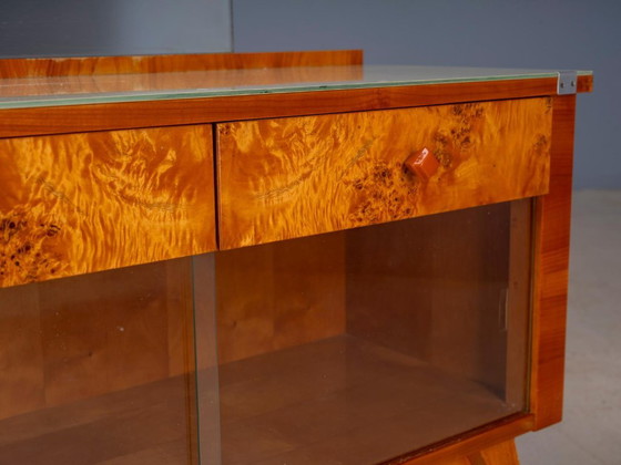 Tocador antiguo con chapa de madera de raíz, espejo grande y armarios de almacenamiento, mediados del siglo (photo 11 of 12)