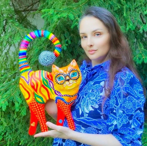 Cat figurine for the wall. Handcrafted by the artist.