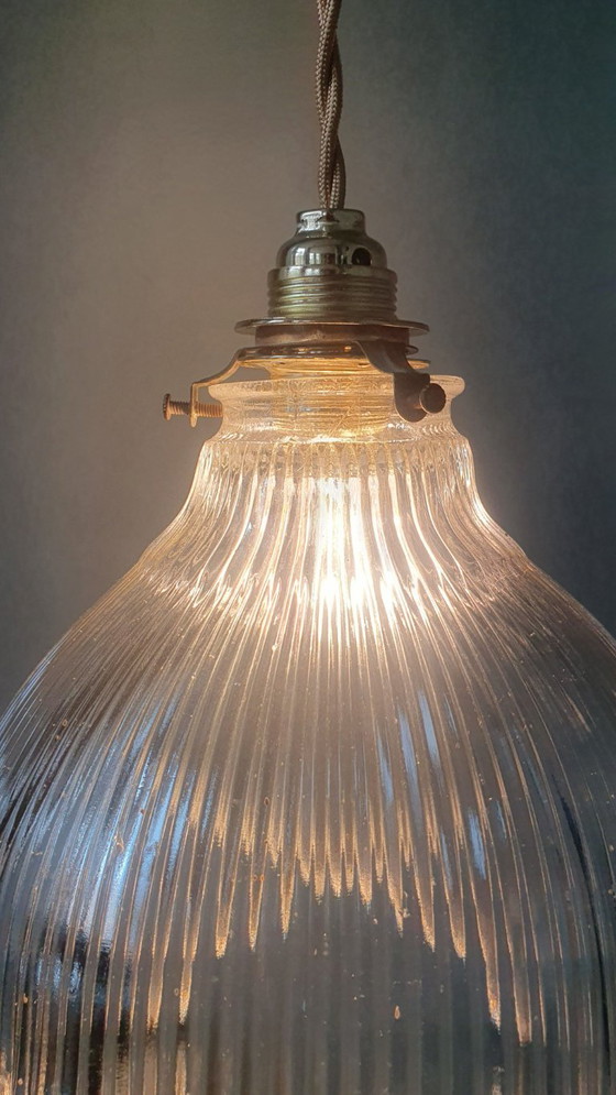 Image 1 of Lámpara colgante Holophane antigua, estilo Art Déco, de cristal fundido.