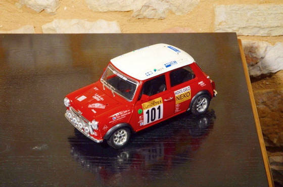 Mini Cooper Rallye-Miniaturauto, Maßstab 1:16, Bburago, Monte Carlo 1960er Jahre, Rot – Dekorative Objekte (photo 5 of 5)