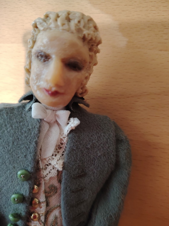 Image 1 of Bambole, statue e figure di cera antiche