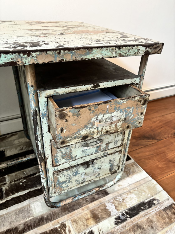 Image 1 of Scrivania in metallo vintage industriale unica: un pezzo di tendenza