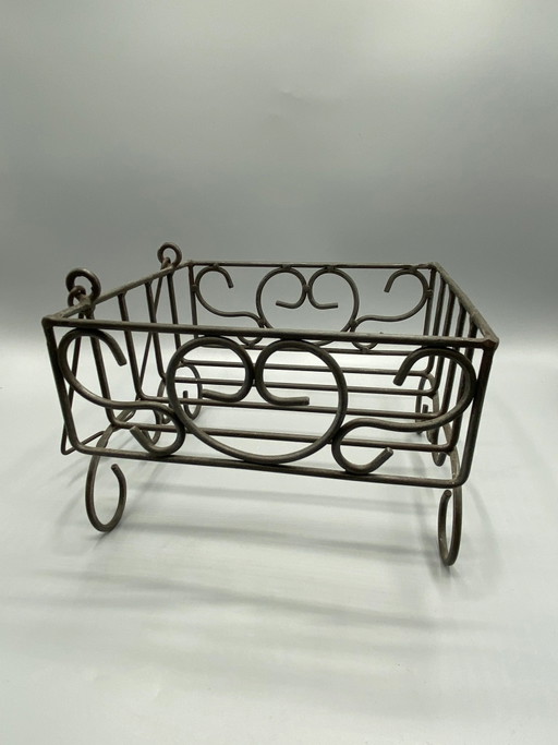 Mid-Century Metal Scrolled Organizer Basket – decoratieve objecten, Mid Century Modern