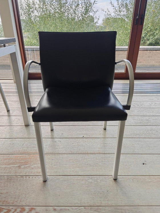 Granite table with Leolux leather chairs – Dining set (photo 2 of 5)