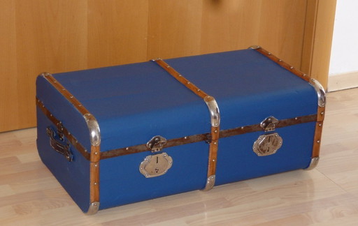 travel suitcase ,trunk ,chest, chest