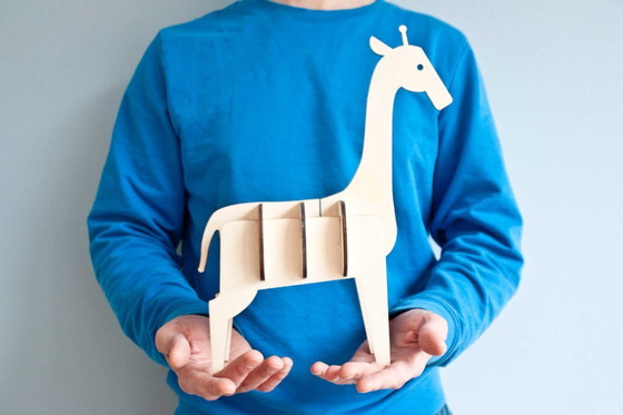 Image 1 of Decorazione in legno a forma di giraffa by Ulap design