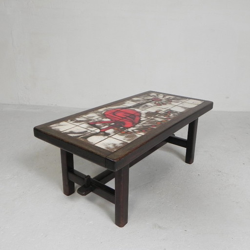 Mesa de azulejos Vallauris, firmada "dan" con la imagen de un pájaro fantástico, década de 1960.