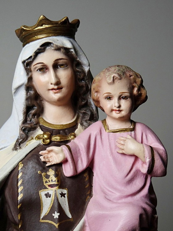 Image 1 of Statuetta in stucco della Madonna del Monte Carmelo, bottega di Olot, occhi di vetro, 1920-1930